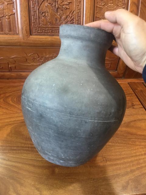古玩陶瓷精美漢代盤口灰陶瓶拍賣,當(dāng)前價格888元