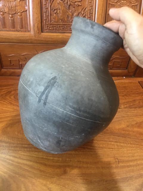 古玩陶瓷精美漢代盤口灰陶瓶拍賣,當(dāng)前價格888元