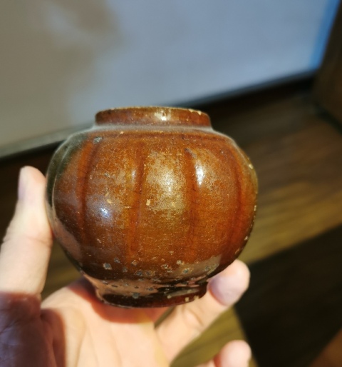 古玩陶瓷明代?褐釉瓜棱罐拍賣,當前價格666元