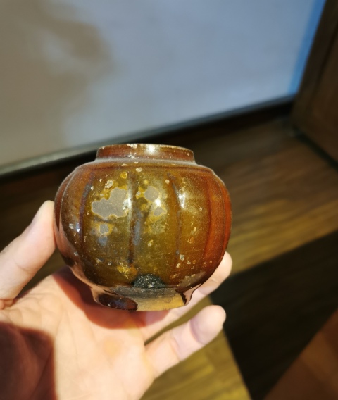 古玩陶瓷明代?褐釉瓜棱罐拍賣,當前價格666元