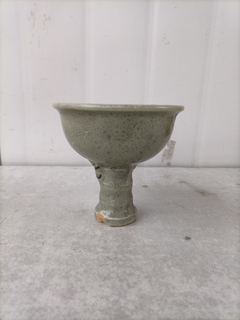 古玩陶瓷龍泉窯青釉高足杯拍賣,當前價格300元