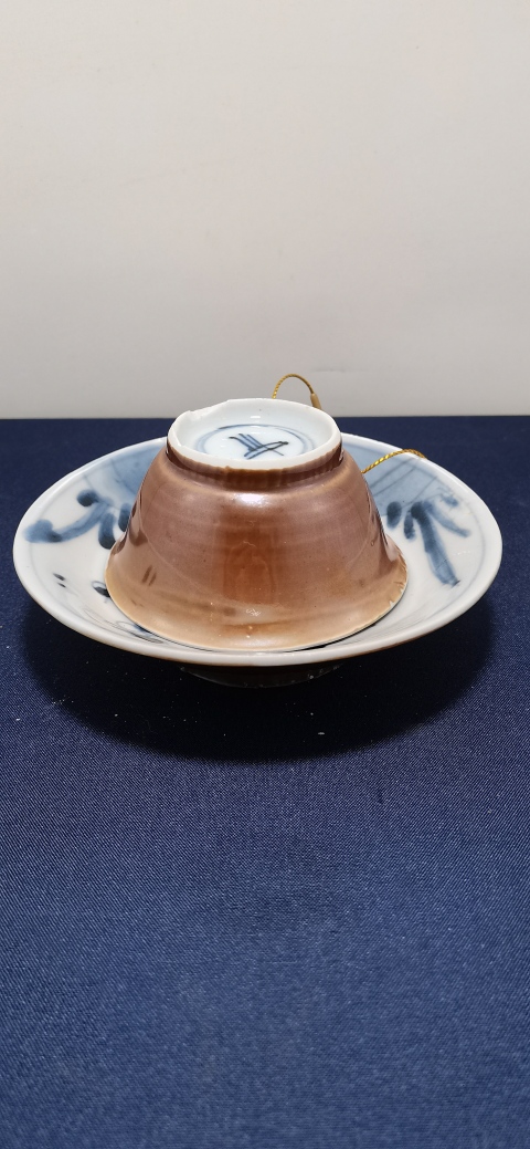 古玩陶瓷外醬釉內青花花卉茶杯一套拍賣,當前價格2500元