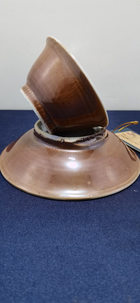 古玩陶瓷外醬釉內青花花卉茶杯一套拍賣,當前價格2500元