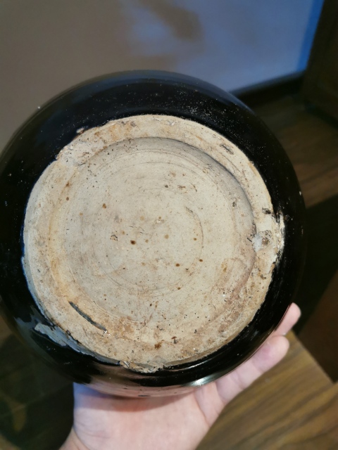 古玩陶瓷元代?磁州窯黑釉大罐拍賣，當(dāng)前價(jià)格1800元