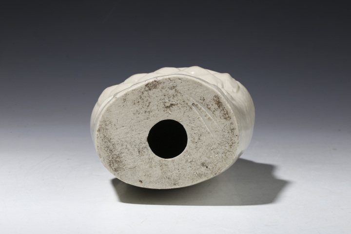 古玩陶瓷民國(guó)·白釉送子觀音塑像拍賣(mài),當(dāng)前價(jià)格2700元