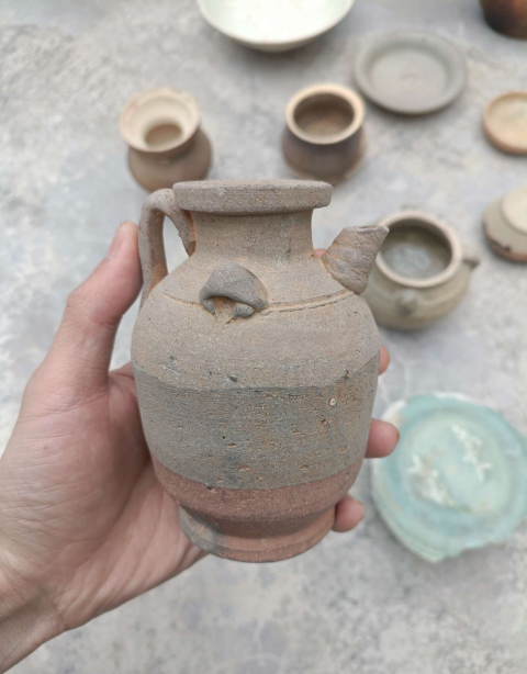 古玩陶瓷醬釉醬釉執(zhí)壺拍賣，當前價格300元