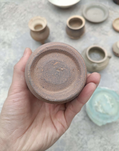 古玩陶瓷醬釉醬釉執(zhí)壺拍賣，當前價格300元