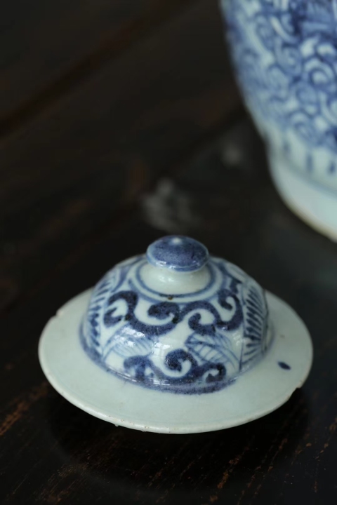 古玩陶瓷青花淡描花卉紋蓋罐拍賣，當前價格2600元