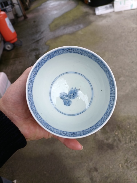 古玩陶瓷日本明治花卉紋青花碗拍賣，當(dāng)前價(jià)格200元