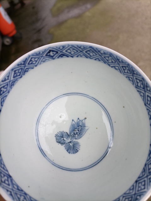 古玩陶瓷日本明治花卉紋青花碗拍賣，當(dāng)前價(jià)格200元