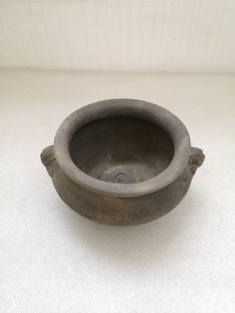 古玩陶瓷明代雙鋪首灰陶平底香爐拍賣,當前價格680元