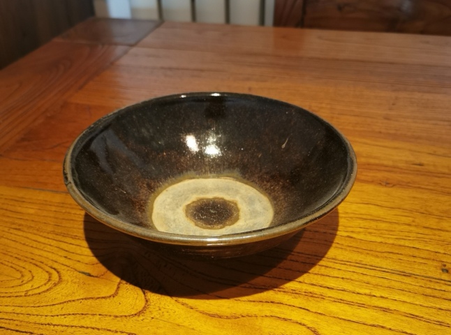 古玩陶瓷元代?磁州窯褐釉窯變碗拍賣，當(dāng)前價(jià)格444元