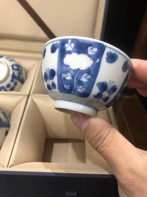 古玩陶瓷(新年放漏中)清-康熙-青花留白-花卉紋主人杯一組拍賣,當前價格3168元