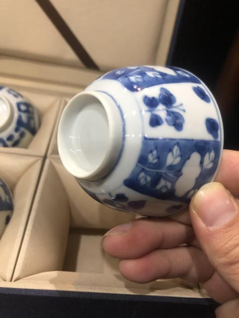 古玩陶瓷(新年放漏中)清-康熙-青花留白-花卉紋主人杯一組拍賣,當前價格3168元