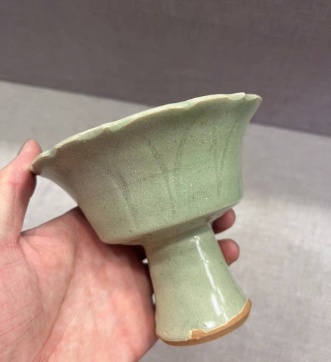 古玩陶瓷明龍泉青釉刻花口高足杯拍賣，當(dāng)前價(jià)格8800元