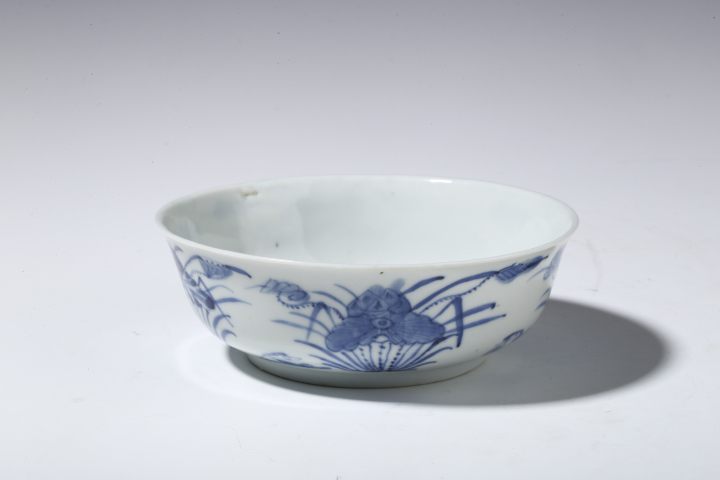 古玩陶瓷晚清·青花蓮池游禽紋碗拍賣，當前價格2500元