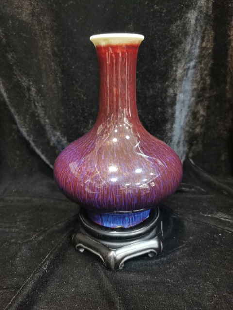 古玩陶瓷上世紀中期窯變紅釉荸薺瓶拍賣,當前價格8000元