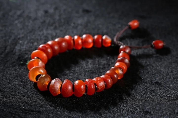 古玩玉器商代瑪瑙手串拍賣(mài),當(dāng)前價(jià)格100000元