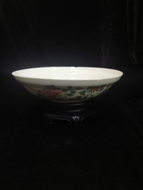 古玩陶瓷粉彩蓋盆拍賣,當前價格4000元