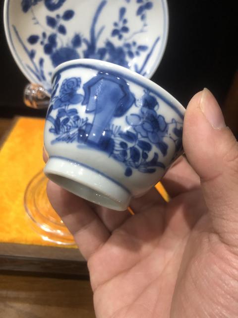 古玩陶瓷（送禮佳品）清-康熙-洞石花卉紋-青花杯碟套裝拍賣，當(dāng)前價(jià)格1980元