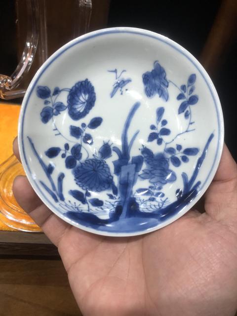 古玩陶瓷（送禮佳品）清-康熙-洞石花卉紋-青花杯碟套裝拍賣，當(dāng)前價(jià)格1980元