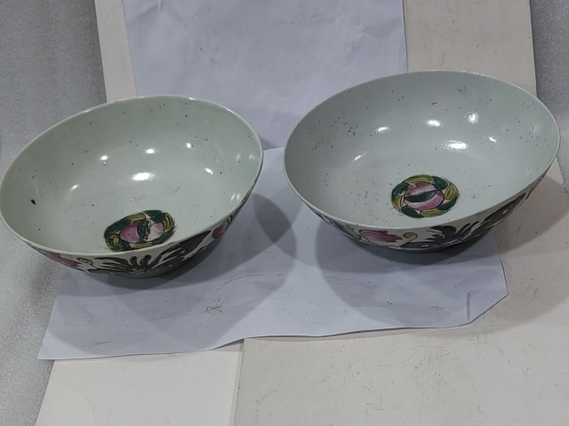 古玩陶瓷粉彩蝴蝶花卉紋碗拍賣(mài)，當(dāng)前價(jià)格800元