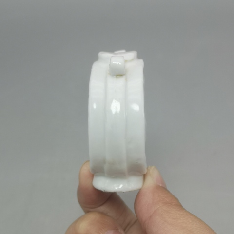 古玩陶瓷清晚菊花紋執壺型水滴 文房用品 硯滴拍賣，當前價格258元