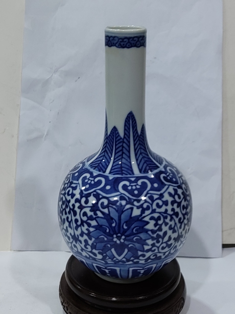 古玩陶瓷出口創(chuàng)匯期青花天球瓶拍賣，當(dāng)前價(jià)格480元