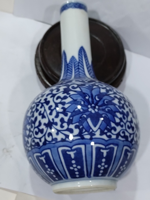 古玩陶瓷出口創(chuàng)匯期青花天球瓶拍賣，當(dāng)前價(jià)格480元