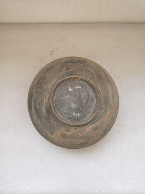 古玩陶瓷漢代灰陶彩繪蓋盒拍賣,當(dāng)前價(jià)格680元