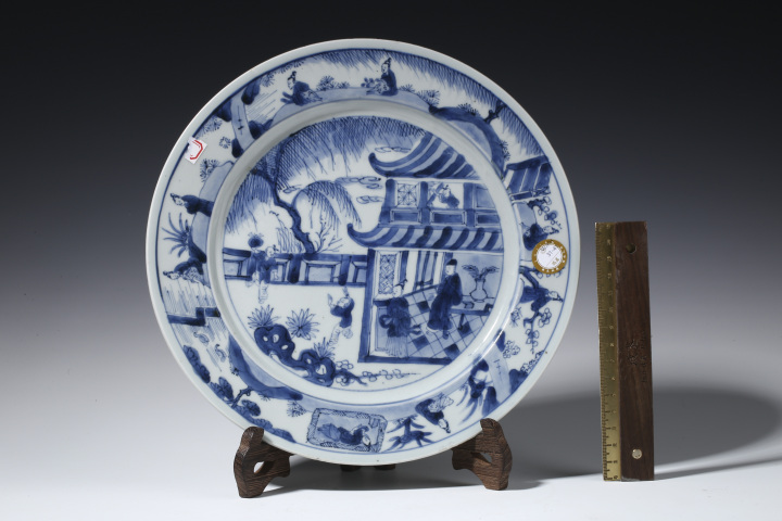 古玩陶瓷清康熙·青花人物相夫教子紋折腰盤拍賣，當前價格13888元