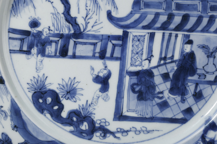 古玩陶瓷清康熙·青花人物相夫教子紋折腰盤拍賣，當前價格13888元