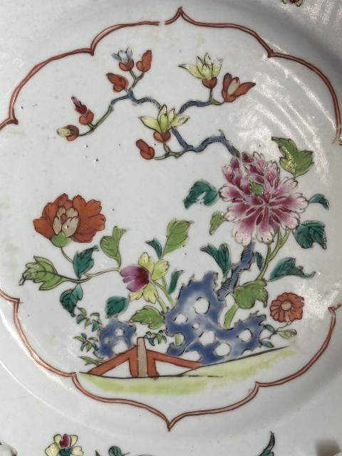 清乾隆時代　粉彩花卉吉祥鳥文香盒 印泥合子　香合　【乾隆年制】(F-45) 清乾隆時代 粉彩花卉吉祥鳥文香盒 印泥合子 香合 【乾隆年制】(