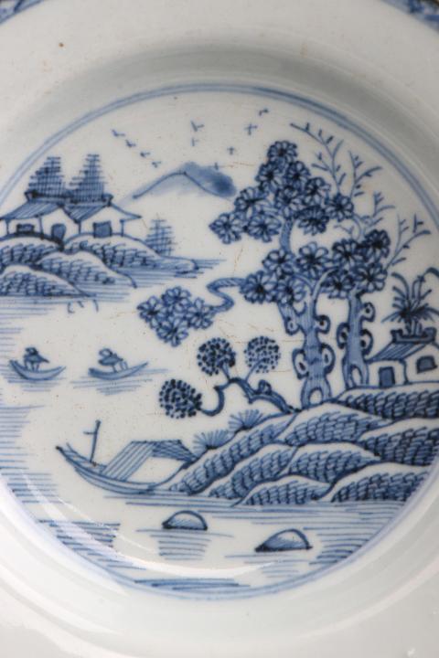 古玩陶瓷7600】清康熙~雍正  青花山水圖折沿盤拍賣，當前價格2260元