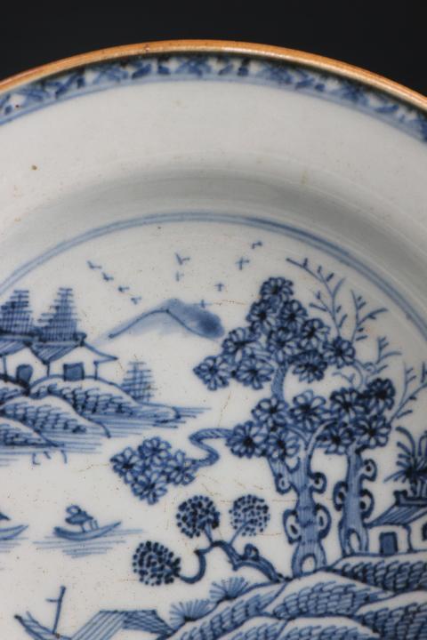 古玩陶瓷7600】清康熙~雍正  青花山水圖折沿盤拍賣，當前價格2260元