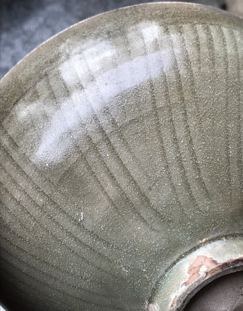 古玩陶瓷同安窯珠光青瓷刻花卉紋斗笠碗拍賣,當前價格399元