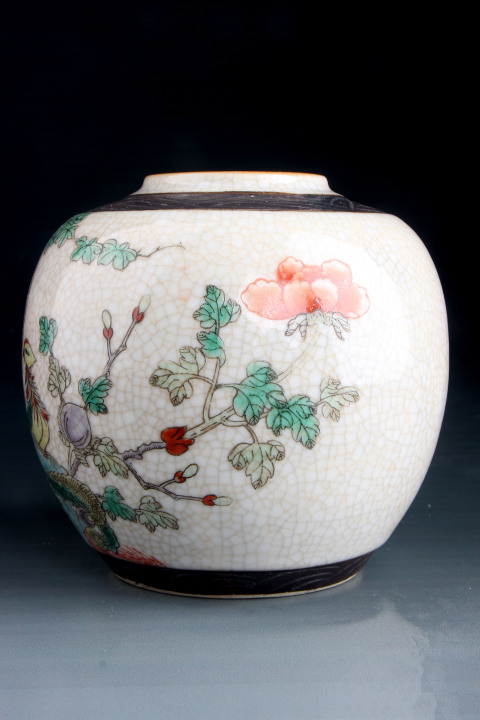 古玩陶瓷7884】清咸豐 哥釉五彩鳳棲梧桐圖罐拍賣,當前價格1900元
