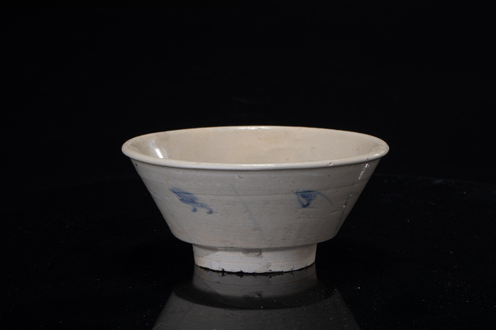古玩陶瓷明代.龍泉窯青瓷青花碗(1368年-1644年)拍賣,當前價格499元