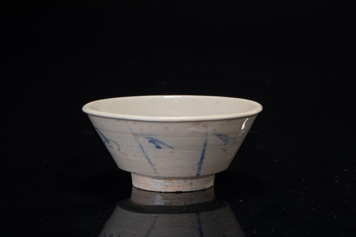 古玩陶瓷明代.龍泉窯青瓷青花碗(1368年-1644年)拍賣,當前價格499元