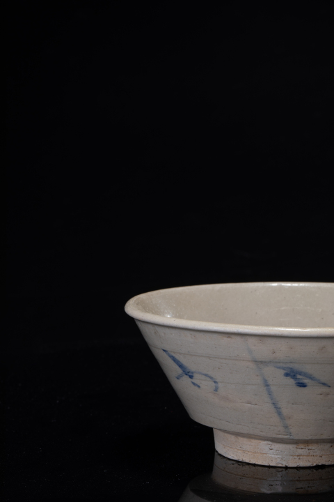 古玩陶瓷明代.龍泉窯青瓷青花碗(1368年-1644年)拍賣,當前價格499元