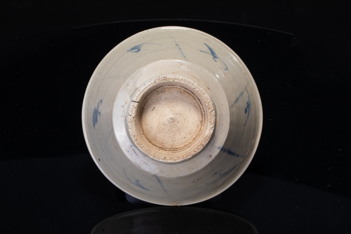古玩陶瓷明代.龍泉窯青瓷青花碗(1368年-1644年)拍賣,當前價格499元