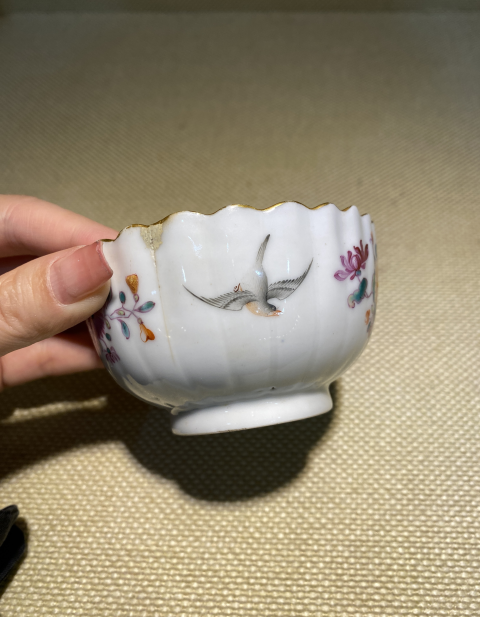 古玩陶瓷【清倉處理】乾隆粉彩花鳥細(xì)路花口杯拍賣,當(dāng)前價格958元