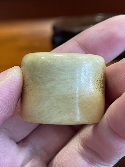 古玩雜項(xiàng)虬角扳指拍賣,當(dāng)前價(jià)格20000元