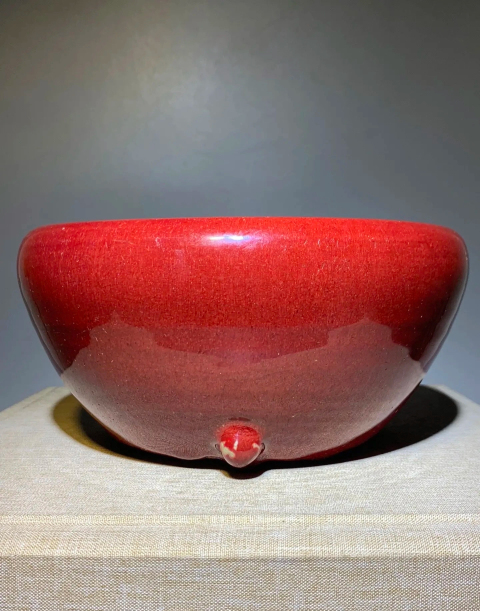 古玩陶瓷(收藏級(jí))鈞紅釉三乳足缽式香爐拍賣(mài),當(dāng)前價(jià)格0元
