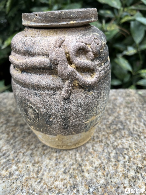 古玩陶瓷宋元時期褐釉貼塑龍紋罐拍賣,當(dāng)前價格999元