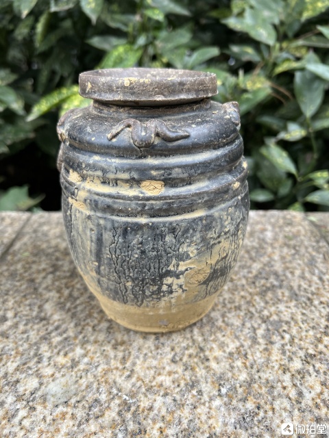 古玩陶瓷宋元時期褐釉貼塑龍紋罐拍賣,當(dāng)前價格999元