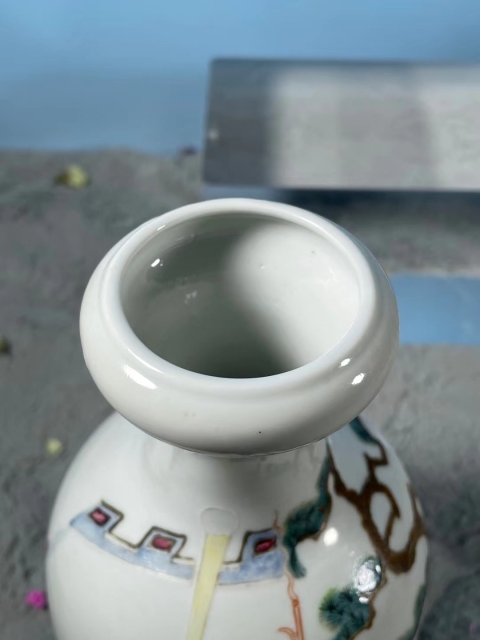 古玩陶瓷粉彩人物紋洗口瓶拍賣，當(dāng)前價格20000元
