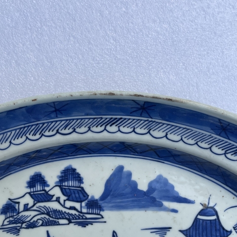 古玩陶瓷青花山水樓閣紋大盤拍賣，當(dāng)前價(jià)格2000元