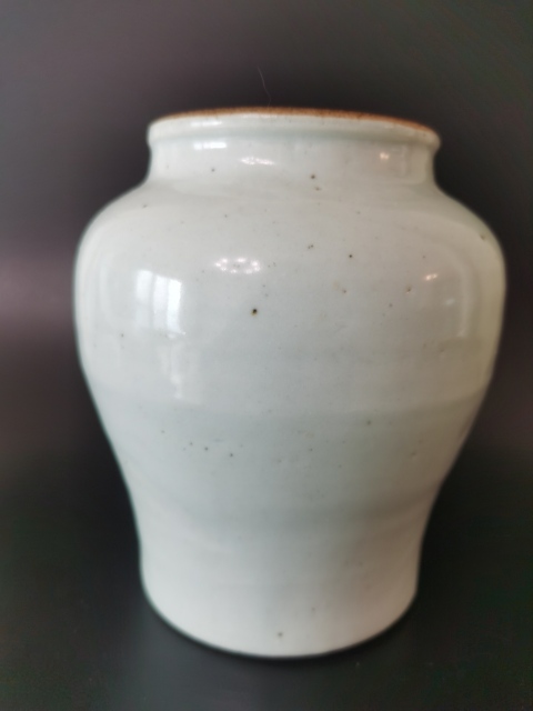 古玩陶瓷明晚期?甜白釉蓋罐拍賣(mài)，當(dāng)前價(jià)格880元