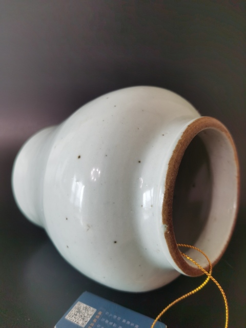 古玩陶瓷明晚期?甜白釉蓋罐拍賣(mài)，當(dāng)前價(jià)格880元